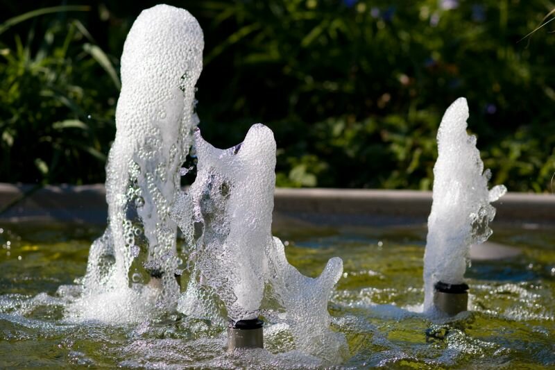 sprudelnder Brunnen