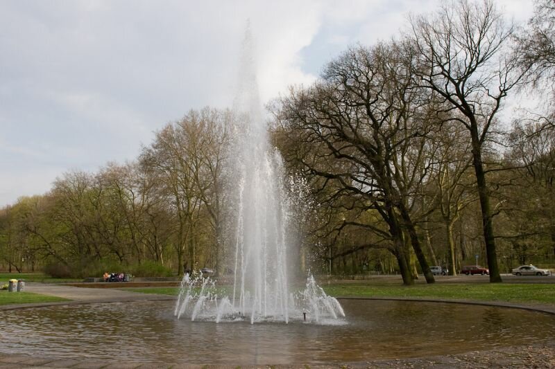 Brunnen im Park