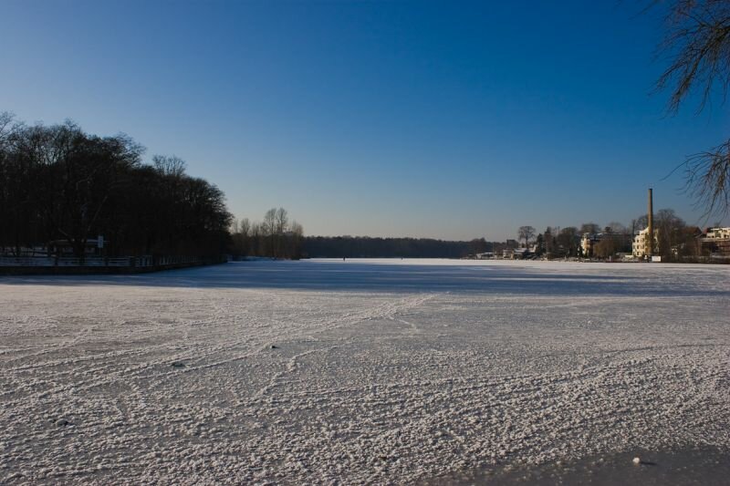 Friedrichshagen der Müggelsee ist komplett zugefroren