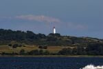 004-Der-Leuchtturm-von-Hiddensee-aus-der-Ferne.jpg