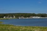 022-Der-Ort-Kloster-mit-Hafen-auf-der-Insel-Hiddensee.jpg