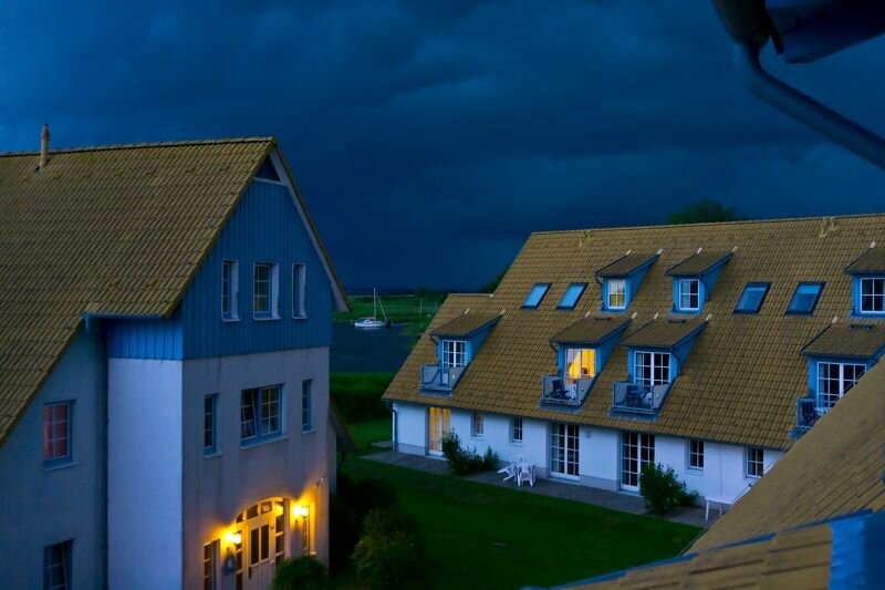 dunkler Himmel vor Unwetter über Rügen