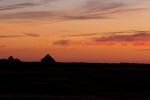 071-Haeuser-auf-Hiddensee-mit-Sonnenuntergang.jpg