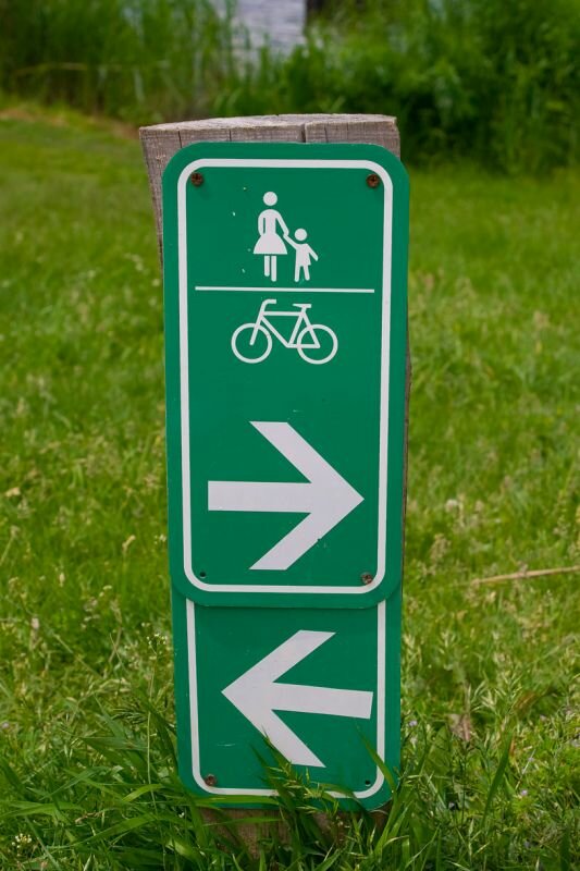 Schild Radweg da lang!