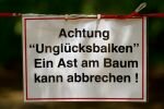 024-ungluecksbalken-schild.jpg