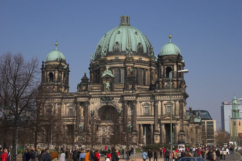 Berliner Dom im Frühjahr