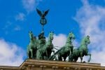 008-quadriga-brandenburger-tor.jpg