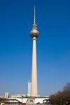 081-zu-DDR-Zeiten-gebauter-Fernsehturm.jpg