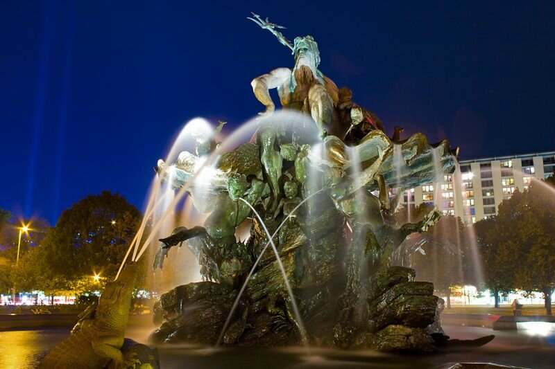 Der Neptunbrunnen am Berliner Alex