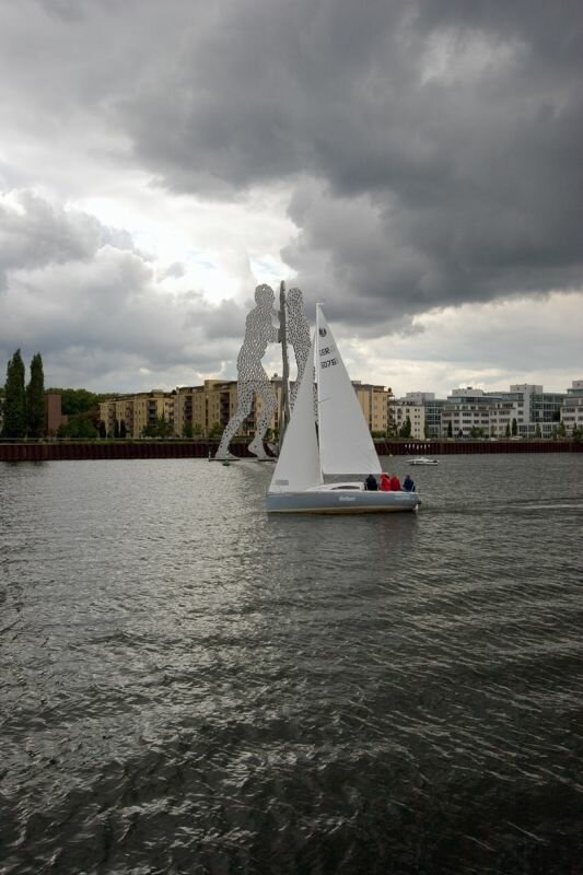 es gibt auch Segler auf der Spree :)