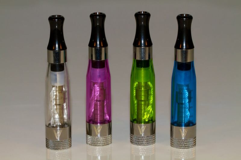 Clearomizer CE5+ (Ego V3) in weiss lila grün und blau