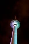 049-Fernsehturm-in-lila-und-blau.jpg